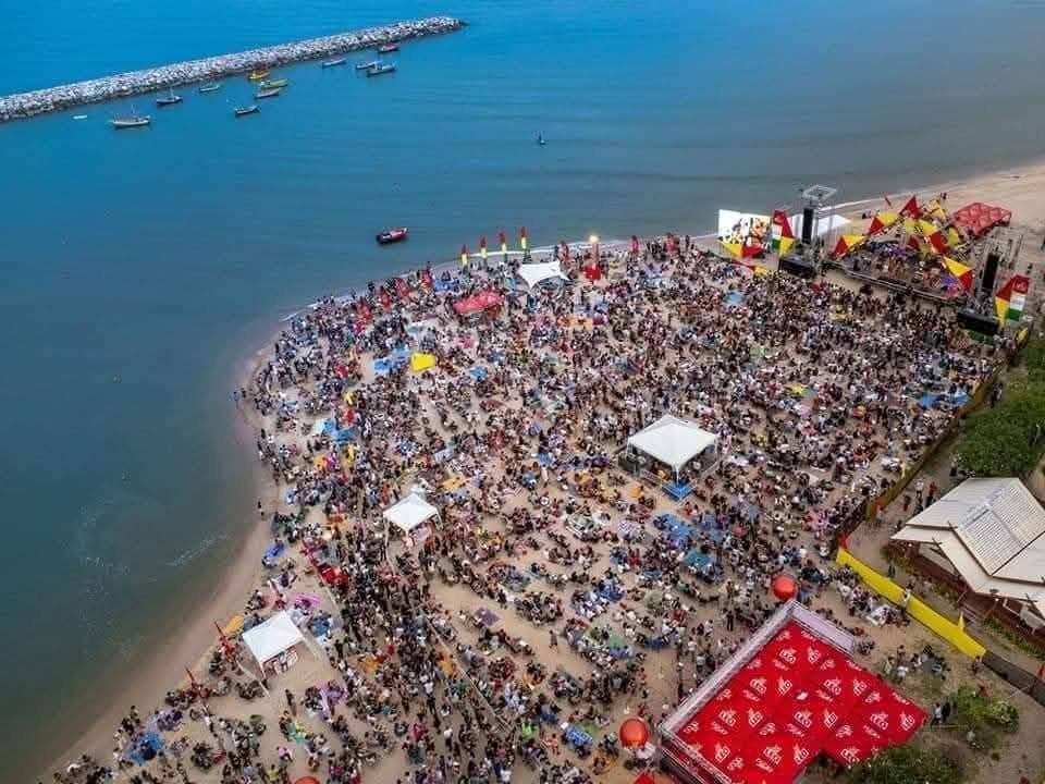 เทศกาลชายหาดมุมสูง